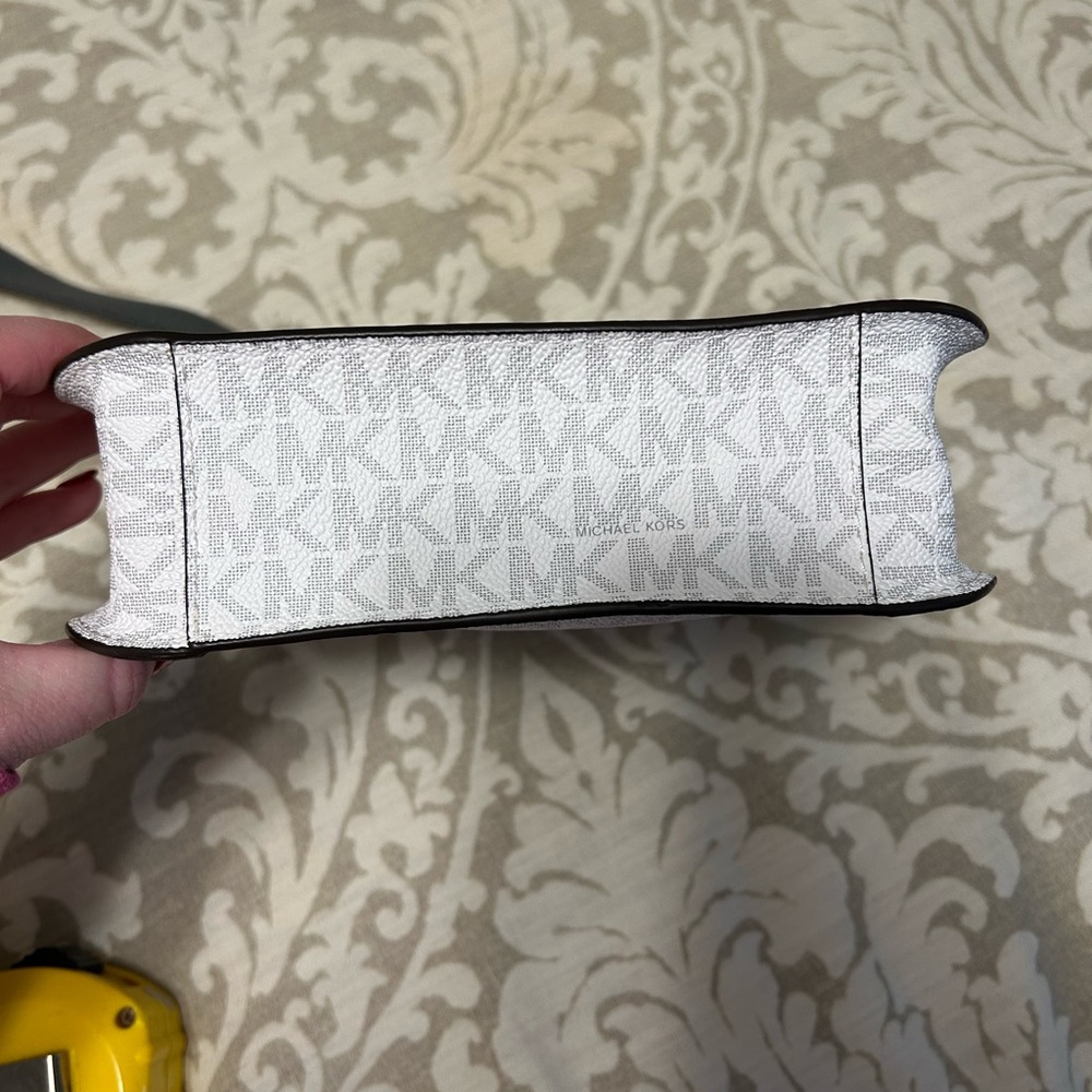 Michael Kors Gray and white small crossbody Bag - Picture 10 of 12
